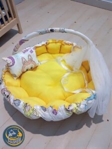 اصفر ف ابيض