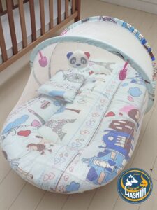 ابيض ف ازرق